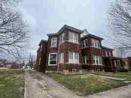 featured image of 1204 S 6th St