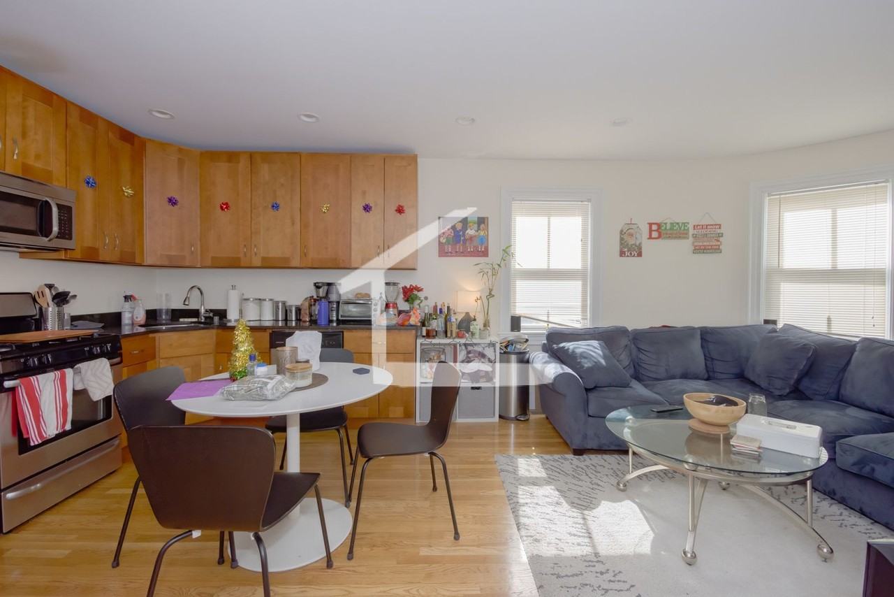 84 Linden St - Photo 6 of 25