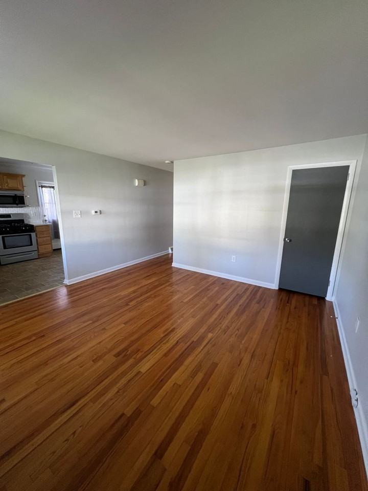 427 W Marion St - Photo 3 of 30