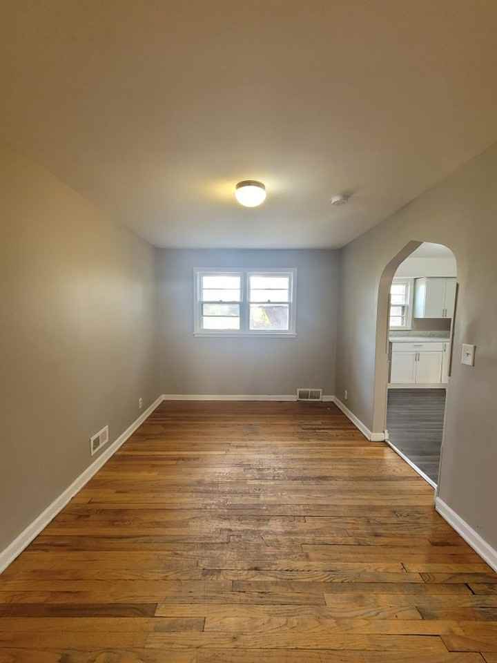 6325 N 24th St - Photo 3 of 14