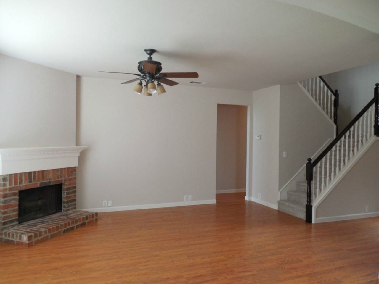 2709 Dunbar Dr - Photo 2 of 15