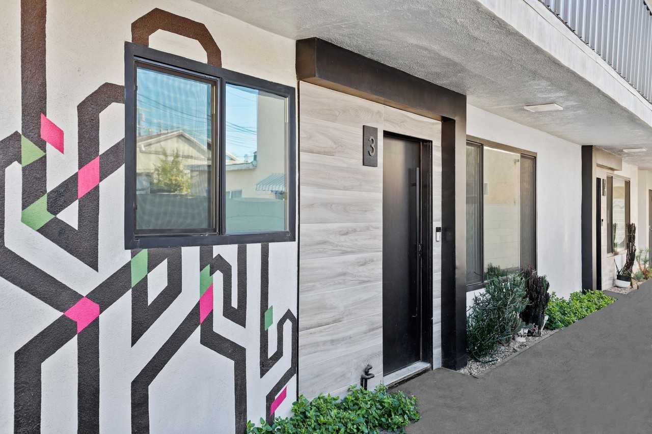 955 N Oxford Avenue - Photo 5 of 28