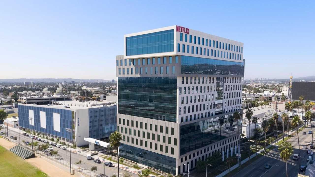 955 N Oxford Avenue - Photo 6 of 28