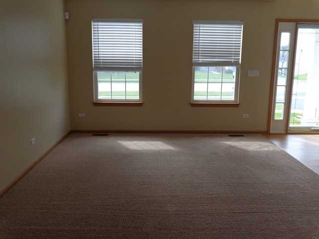 39321 N Stockton Ln - Photo 2 of 13