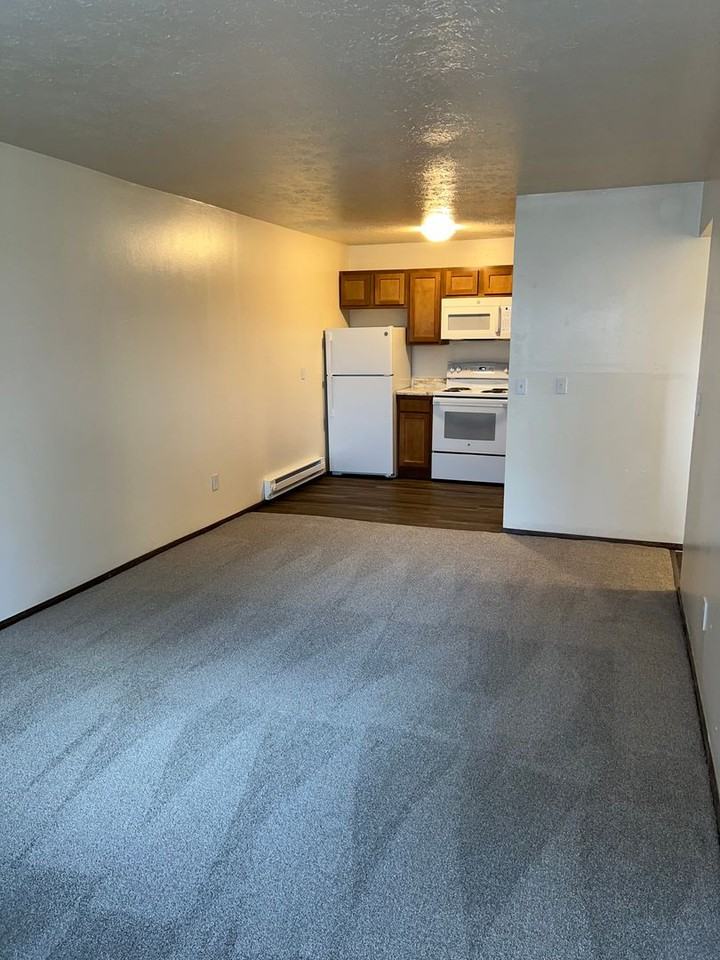 Highland's Apartments - Photo 3 of 9