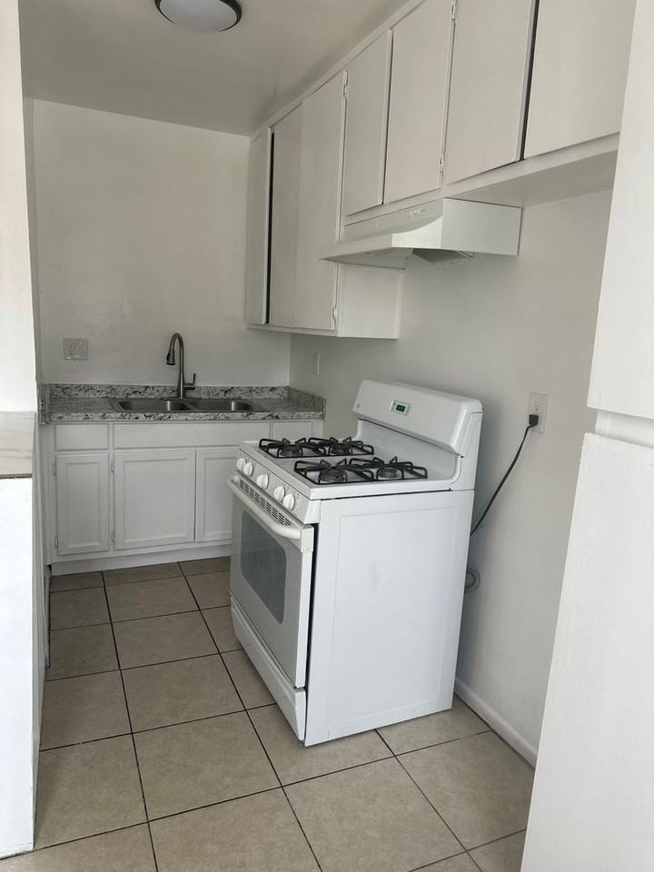 LANGDON PALMS LLC - Photo 2 of 5