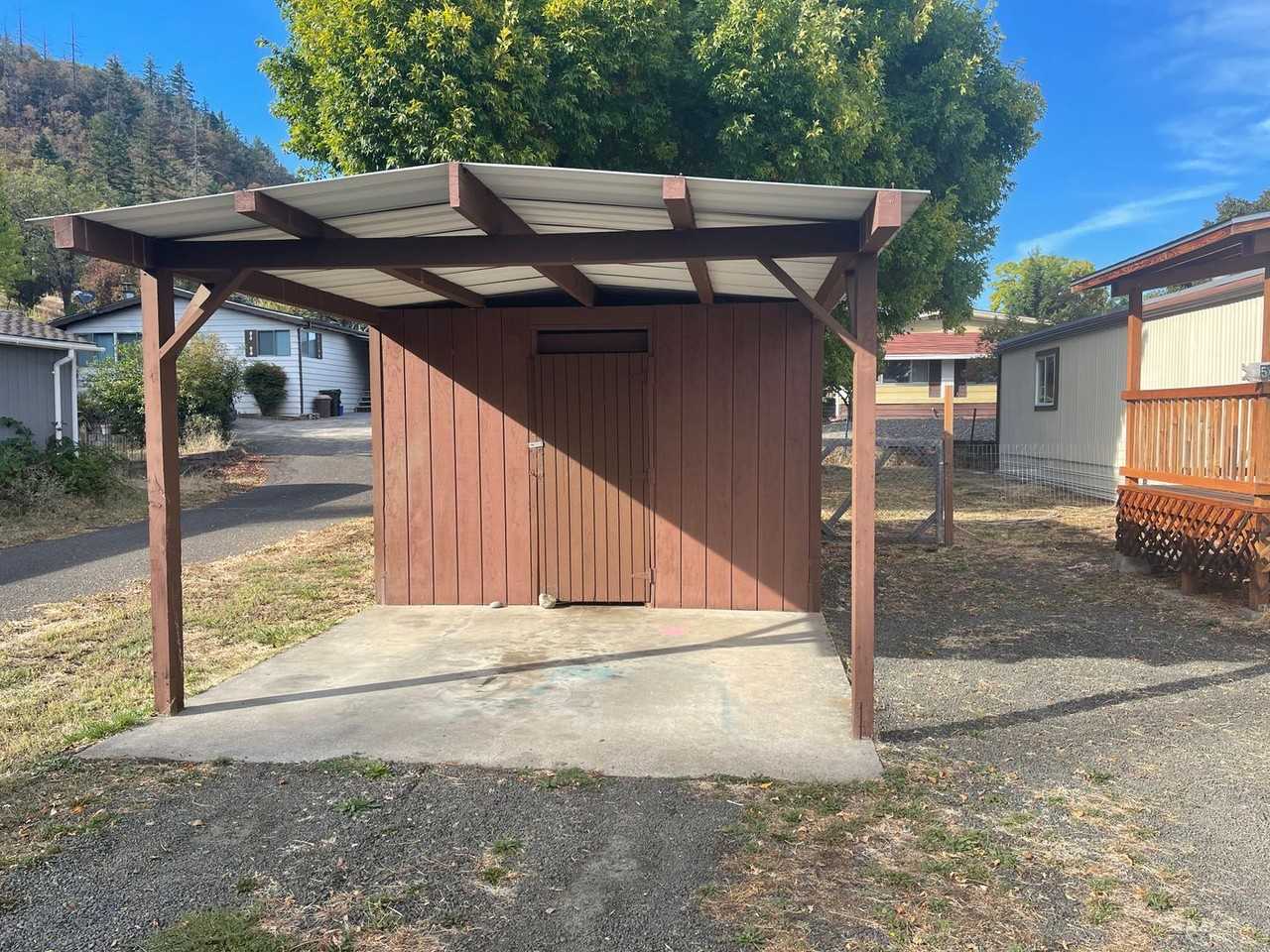 565 Nw Plateau Dr - Photo 2 of 11