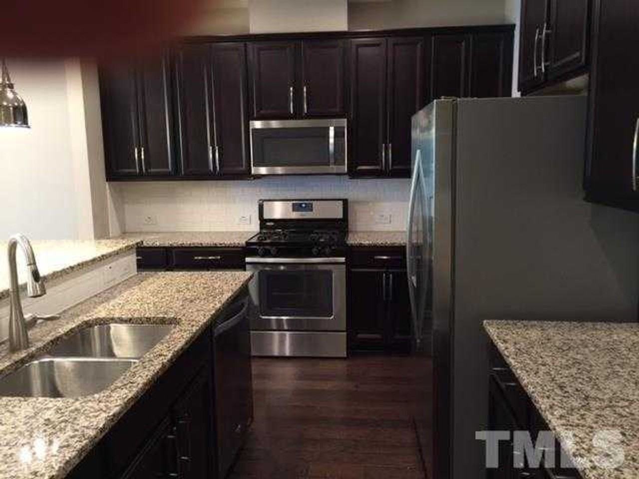 506 Libson St - Photo 2 of 10