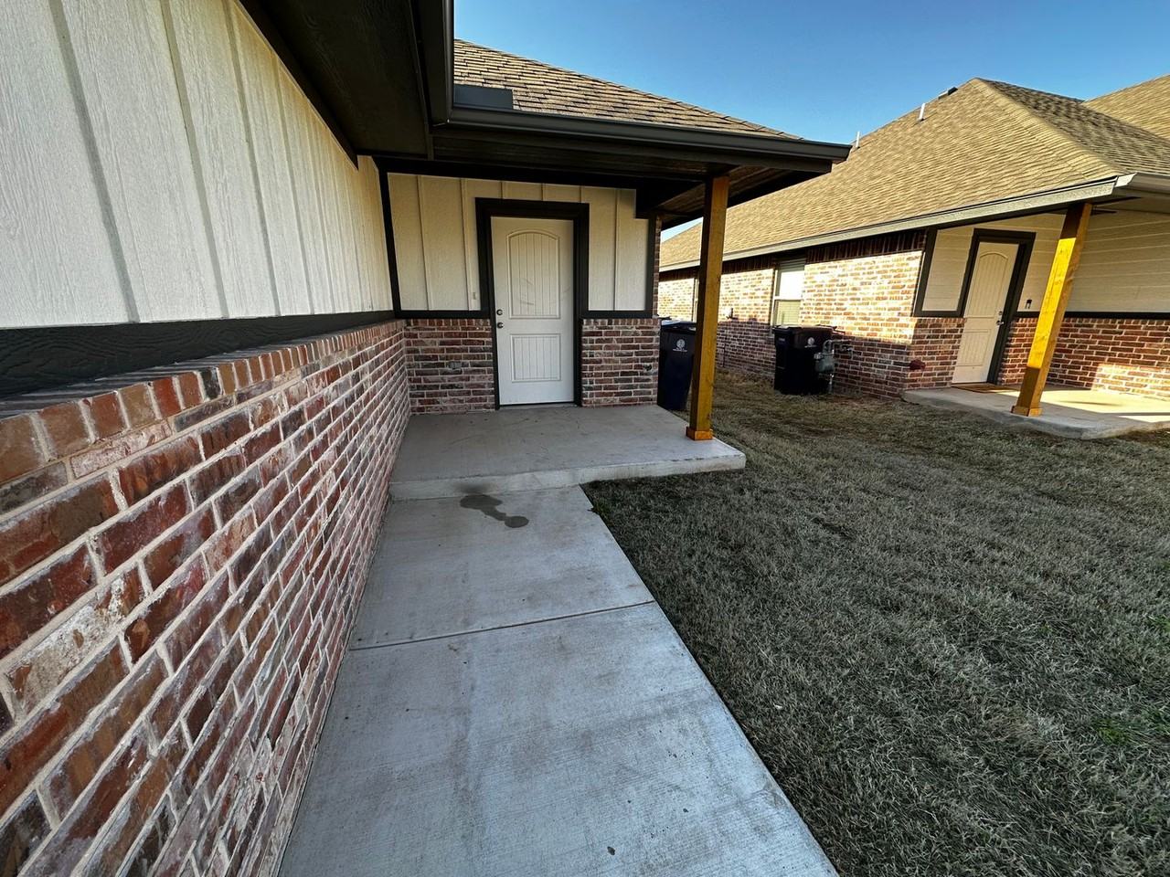 10918 Nw 119th St - Photo 2 of 28