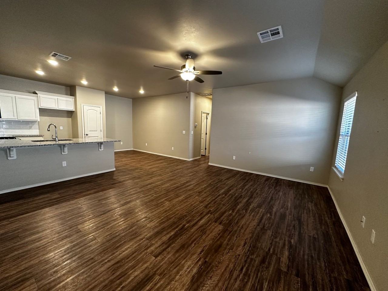 10918 Nw 119th St - Photo 4 of 28