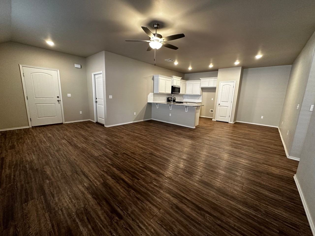 10918 Nw 119th St - Photo 5 of 28