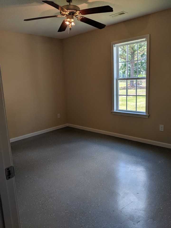 720 Old Comfort Hwy - Photo 3 of 12