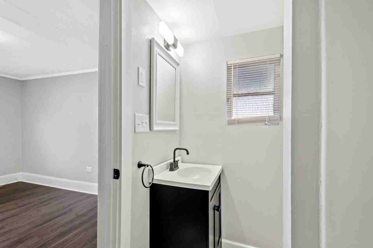264 Cedar St - Photo 2 of 20