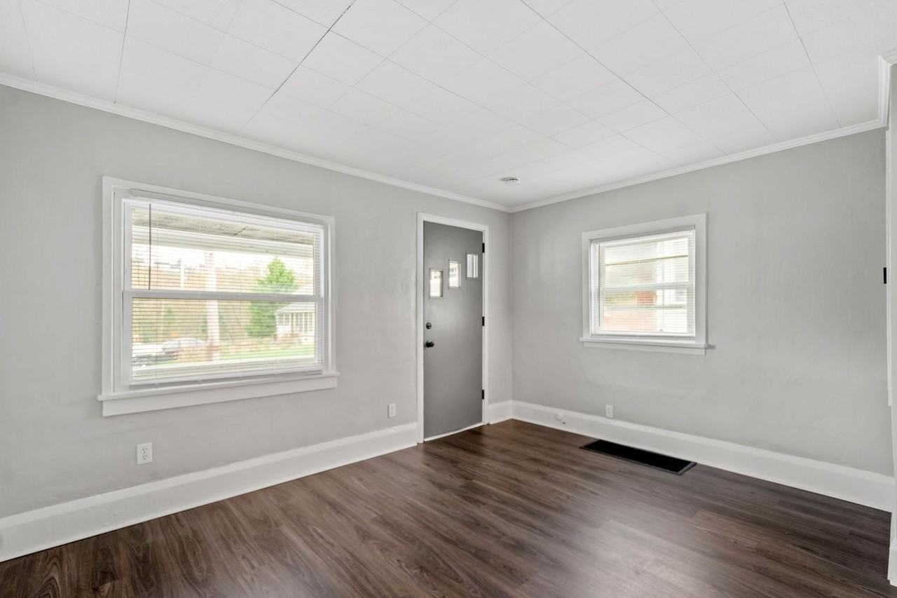 264 Cedar St - Photo 3 of 20