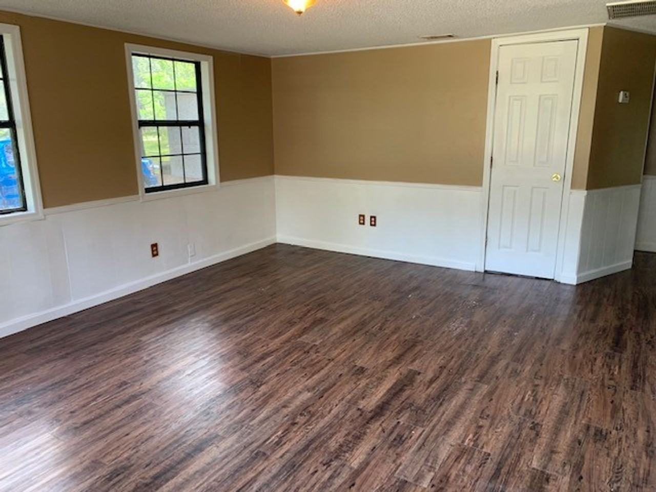 6189 Mullins Ln - Photo 2 of 6