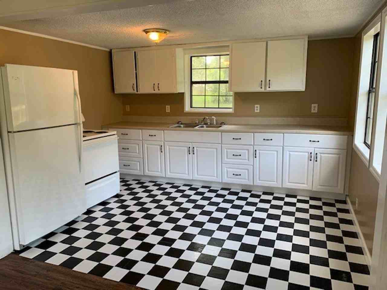 6189 Mullins Ln - Photo 3 of 6