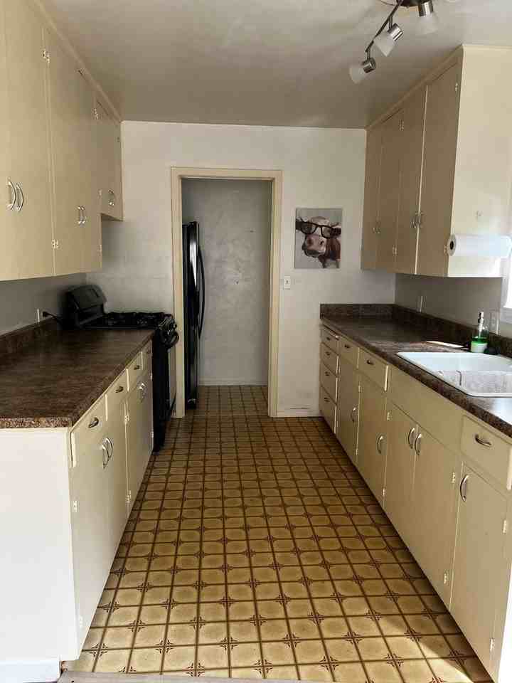 16548 Prospect Pl - Photo 3 of 15