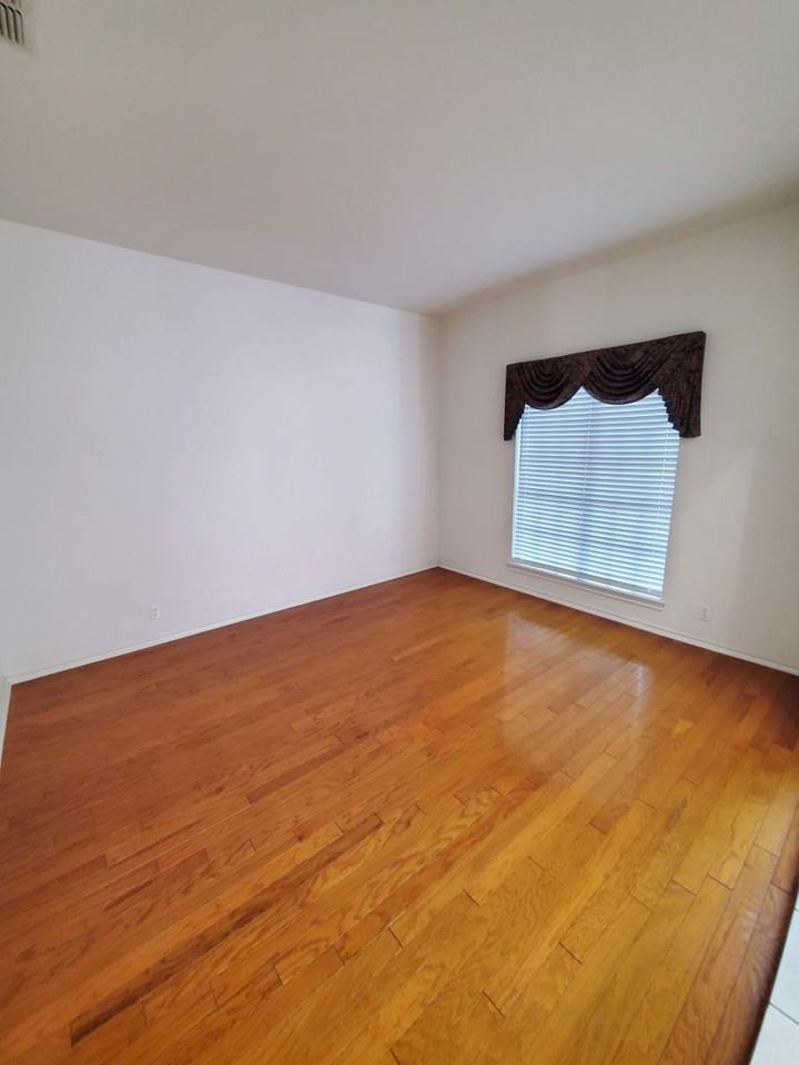 14615 Porterhouse - Photo 2 of 29