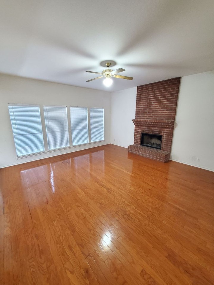 14615 Porterhouse - Photo 3 of 29