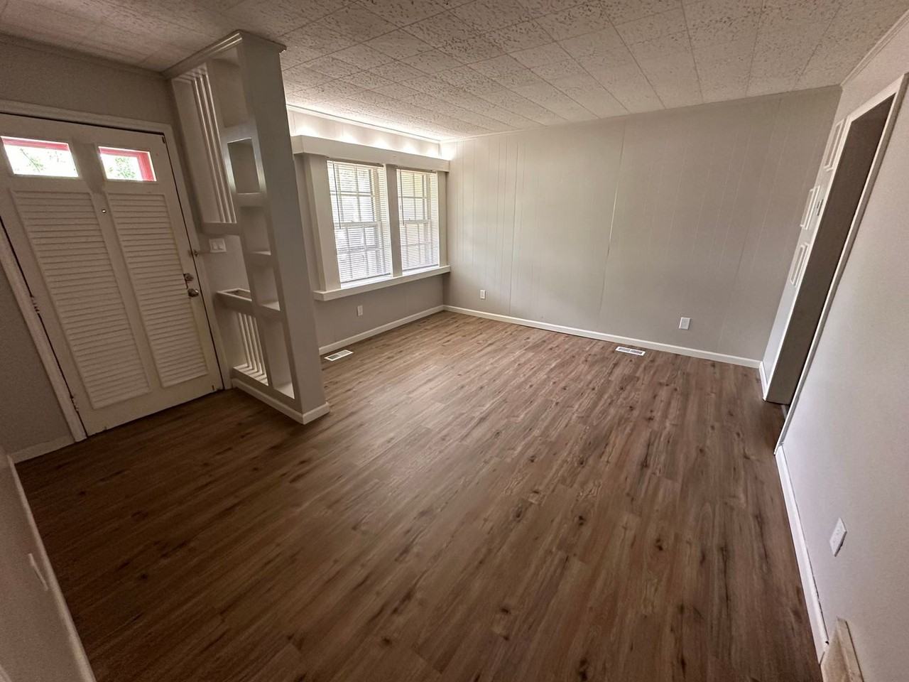 1028 N Terrace Dr - Photo 4 of 10