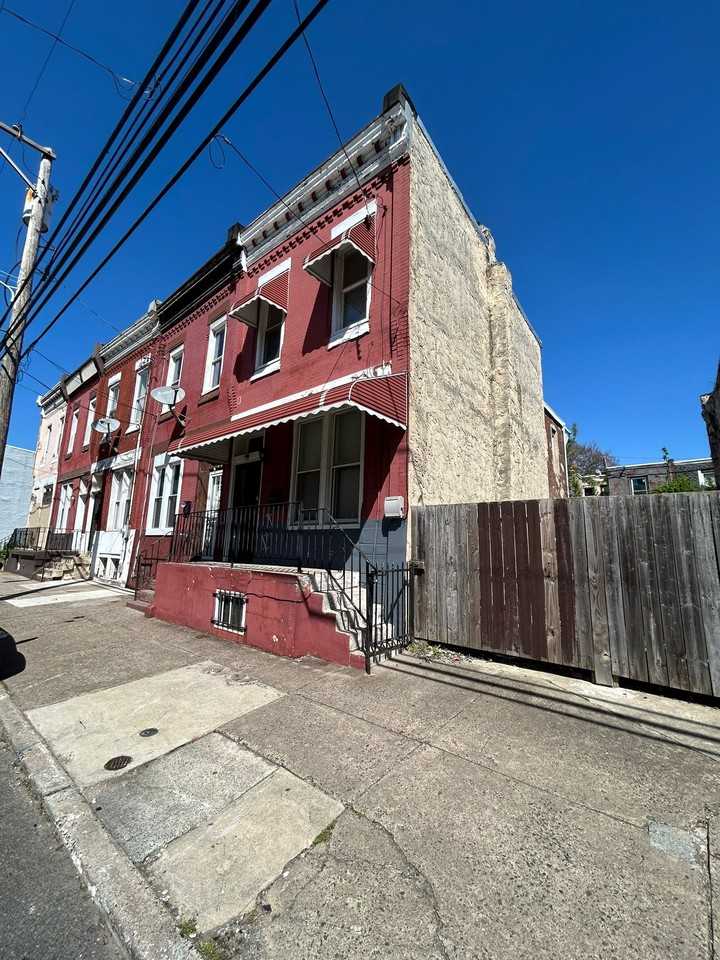 2225 N 17th St #1 - Photo 2 of 23