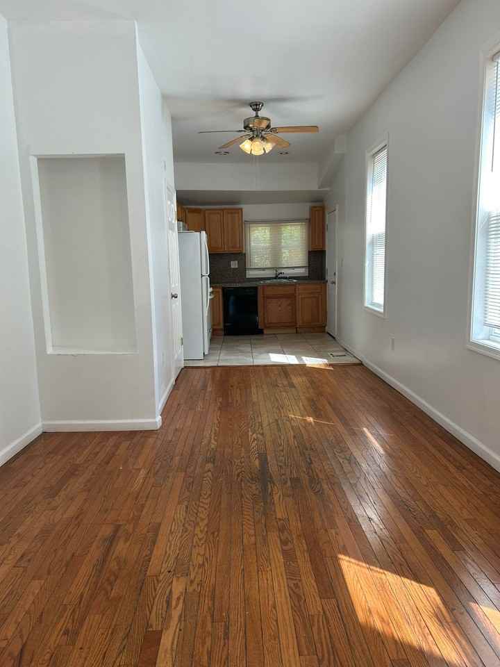 2225 N 17th St #1 - Photo 6 of 23