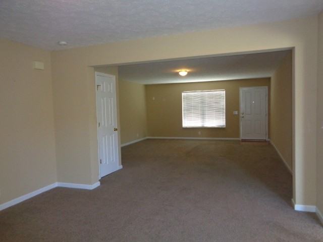 3067 Hidden Creek Dr - Photo 3 of 10