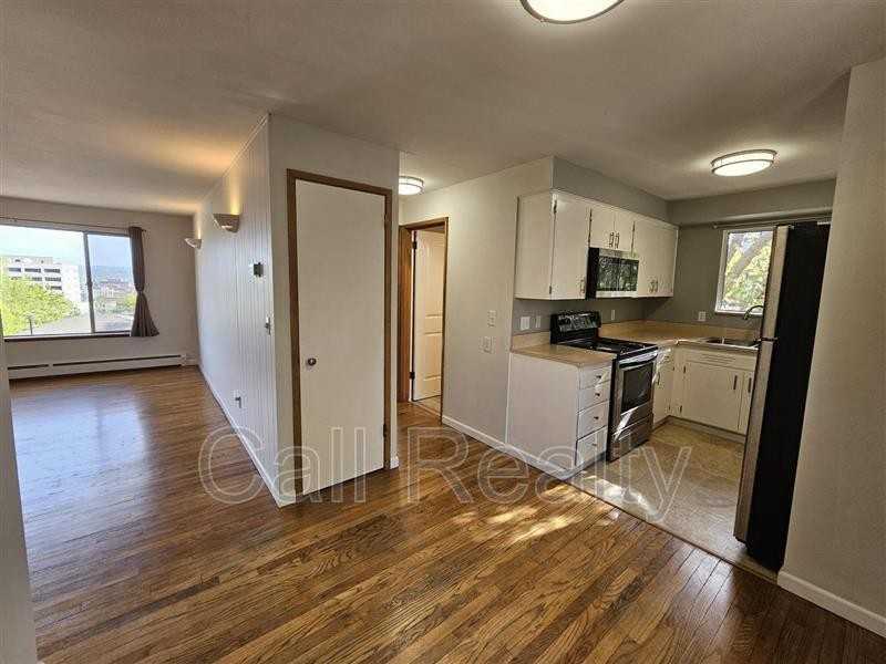 904 W Lincoln Pl #5 - Photo 4 of 10