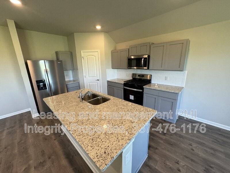 122 Romain Picard Dr - Photo 2 of 19