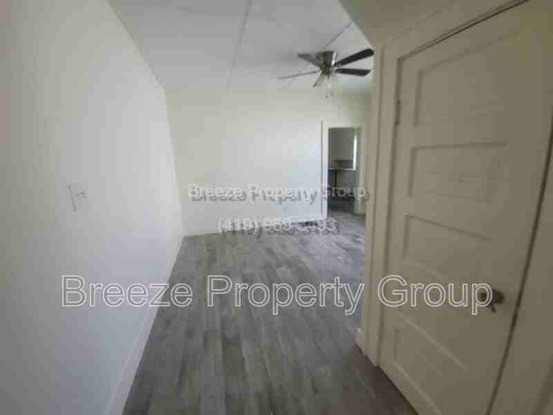 1436 W High St - Photo 3 of 7