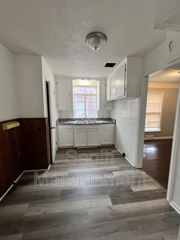 7334 Thatcher St - Photo 4 of 11