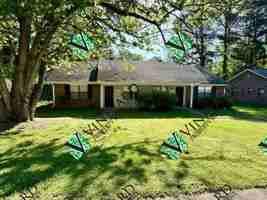 featured image of 166 Kimberly Way Sw