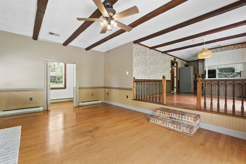 315 Oakwood Ave - Photo 4 of 34