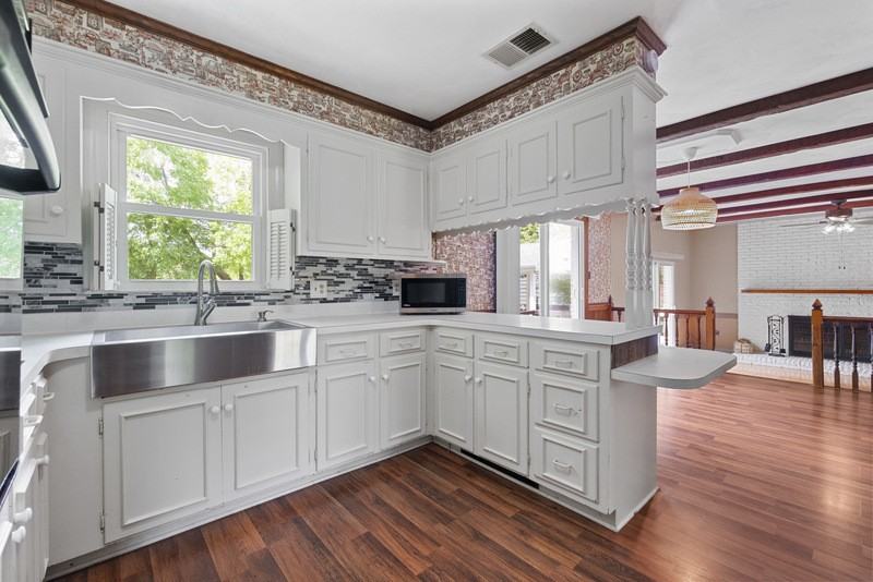 315 Oakwood Ave - Photo 2 of 34