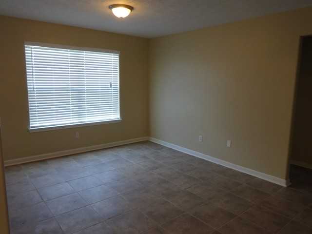 2004 Redfish Dr - Photo 2 of 12
