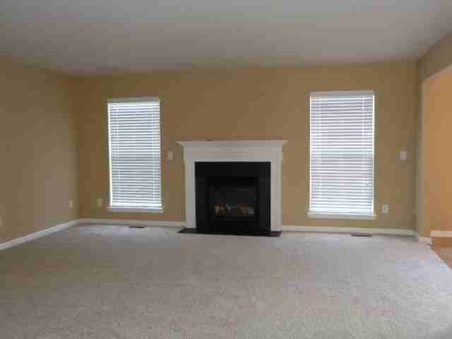 1894 Baileys Trace Dr - Photo 3 of 12