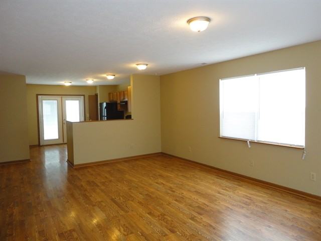 686 Hannah Pl - Photo 2 of 9