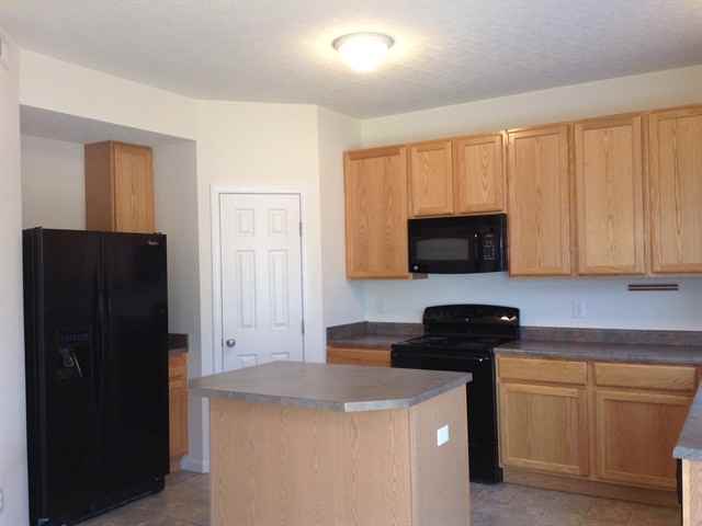 1261 Daisy Ct - Photo 2 of 8