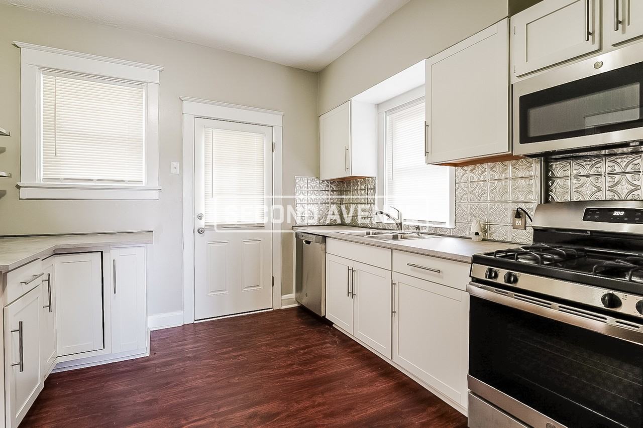 3709 Main St - Photo 2 of 24