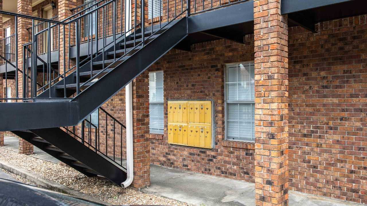 111 N 33rd Ave - Photo 4 of 50