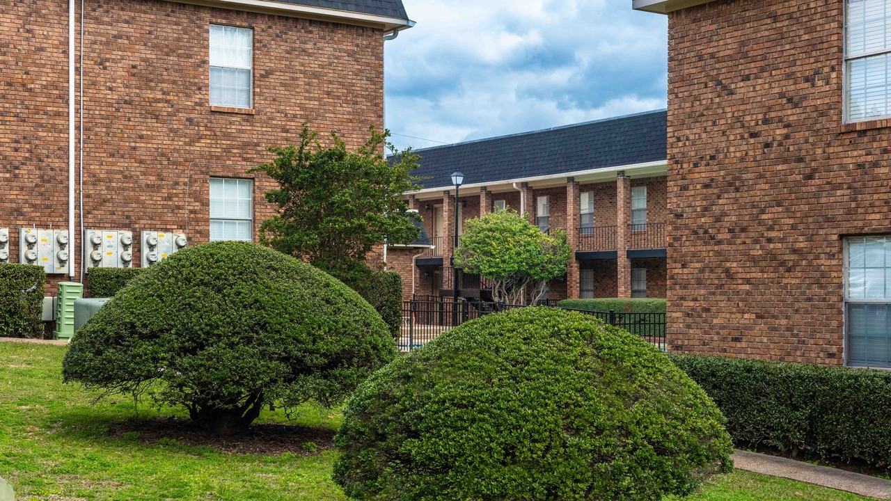 111 N 33rd Ave - Photo 7 of 50