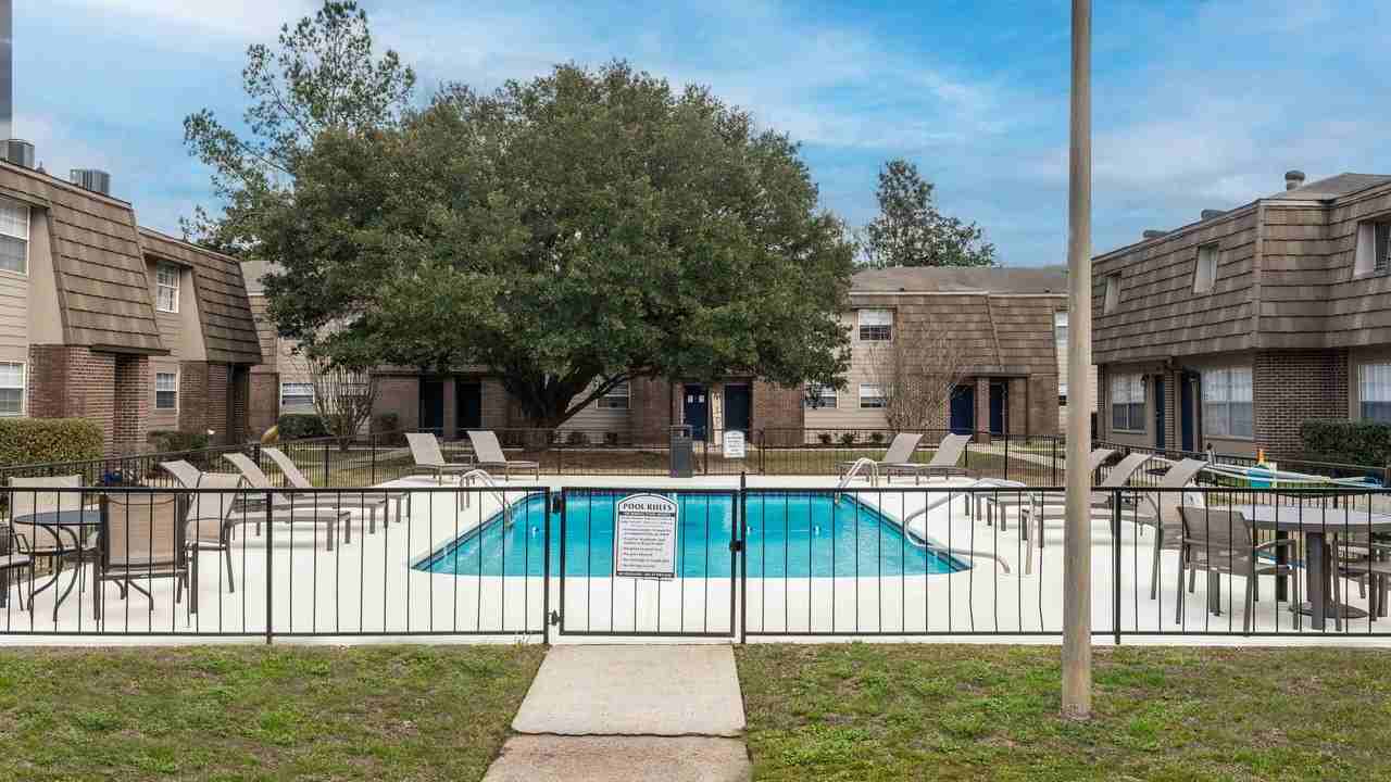 Lincoln Square Apartment Homes - Photo 2 of 40