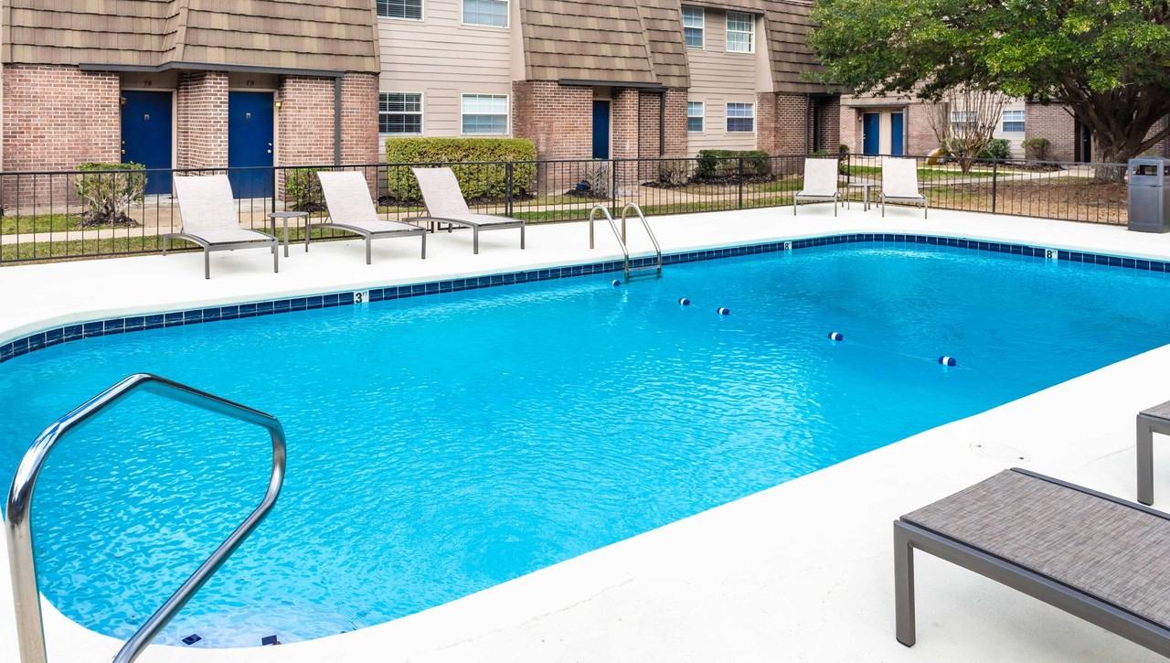 Lincoln Square Apartment Homes - Photo 3 of 40