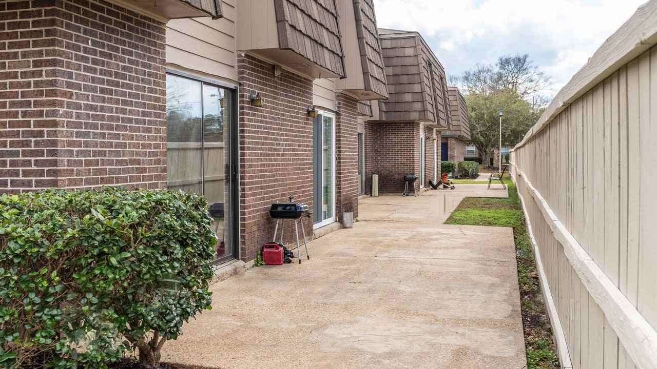 Lincoln Square Apartment Homes - Photo 6 of 40