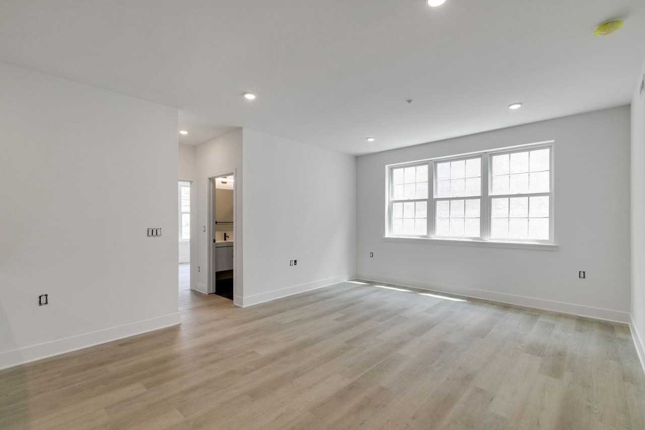 Brand New Luxury Apartments - Photo 6 of 36