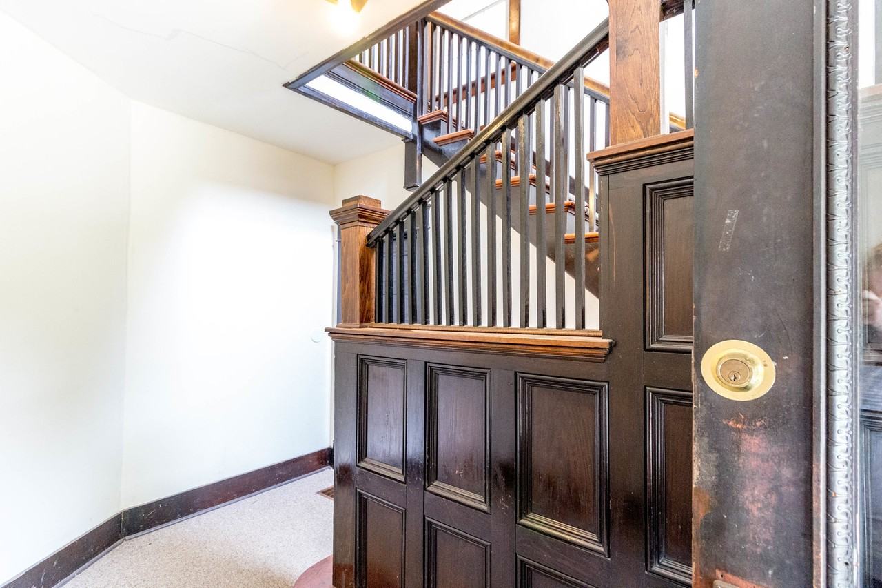 1317 Paris Road - Photo 3 of 18