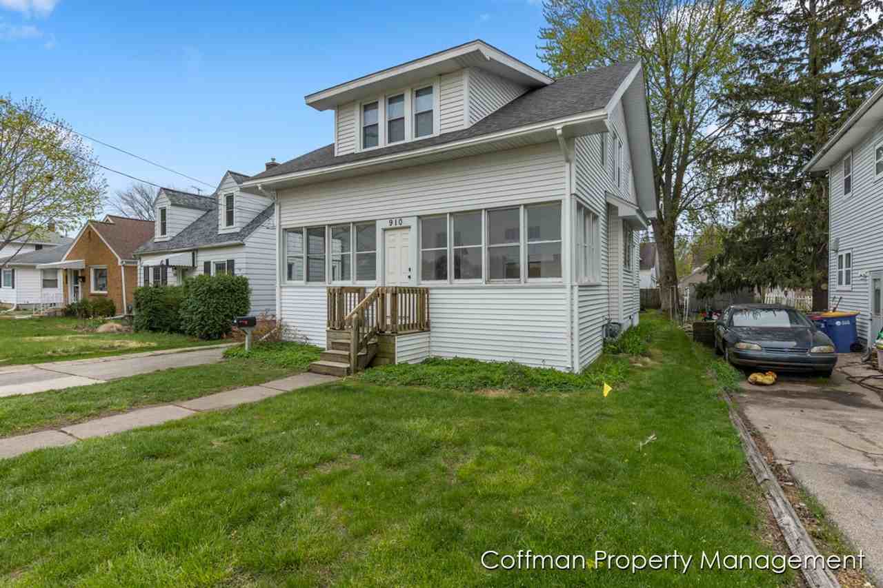 910 Sibley St Nw - Photo 2 of 20