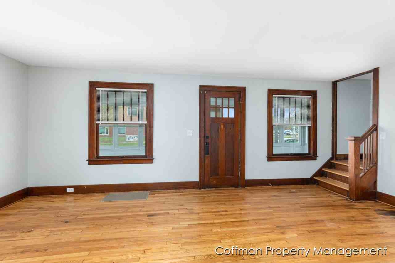 910 Sibley St Nw - Photo 4 of 20