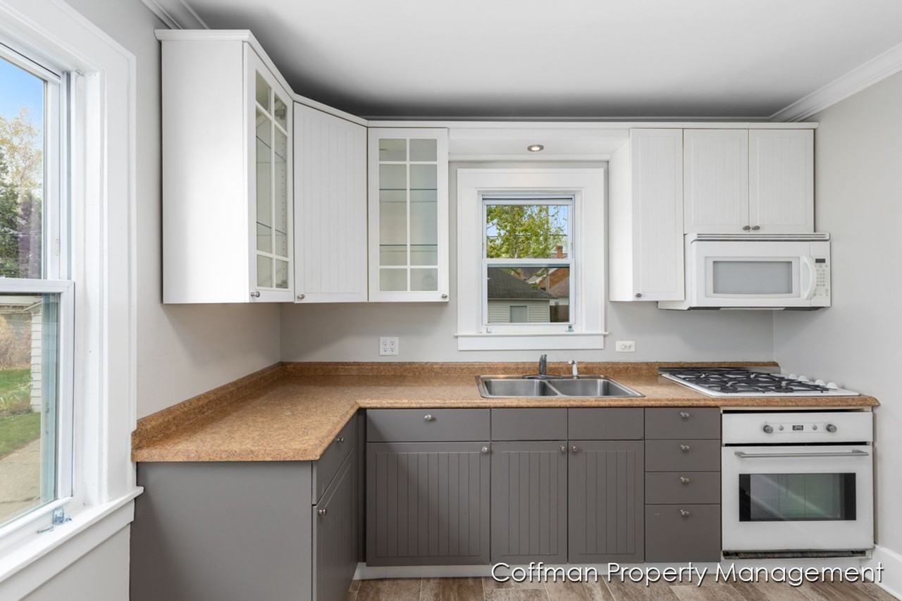 910 Sibley St Nw - Photo 7 of 20