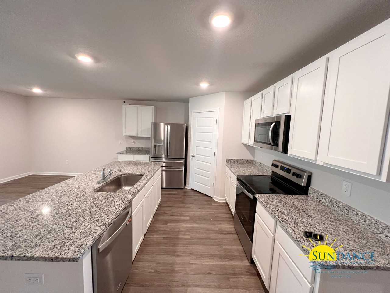 5374 Wyndell Cir - Photo 4 of 17